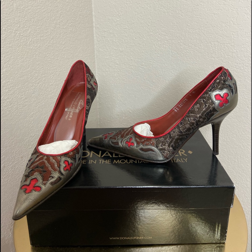 Donald J Pliner brand new never worn shoes